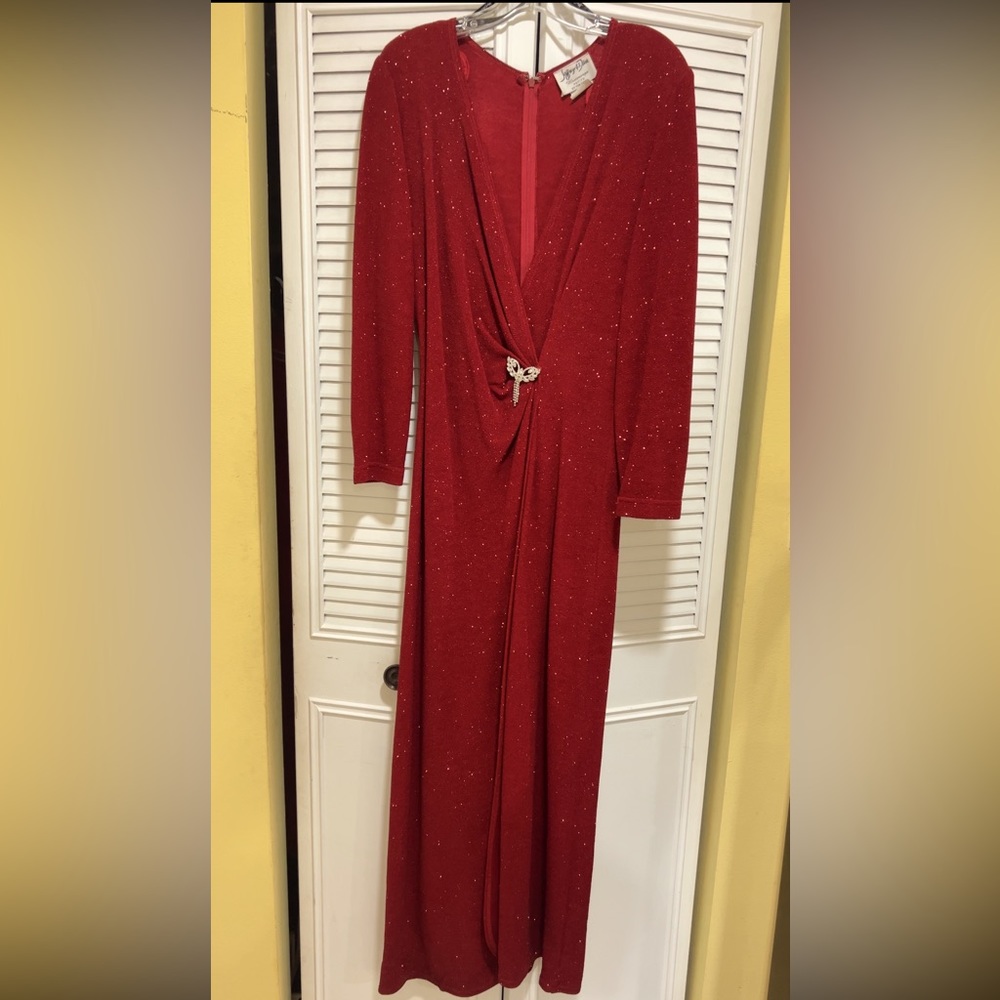 Red Jeffrey and Dara Evenings Petite by Tom Barra in size 10P